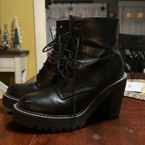 Black heeled boots